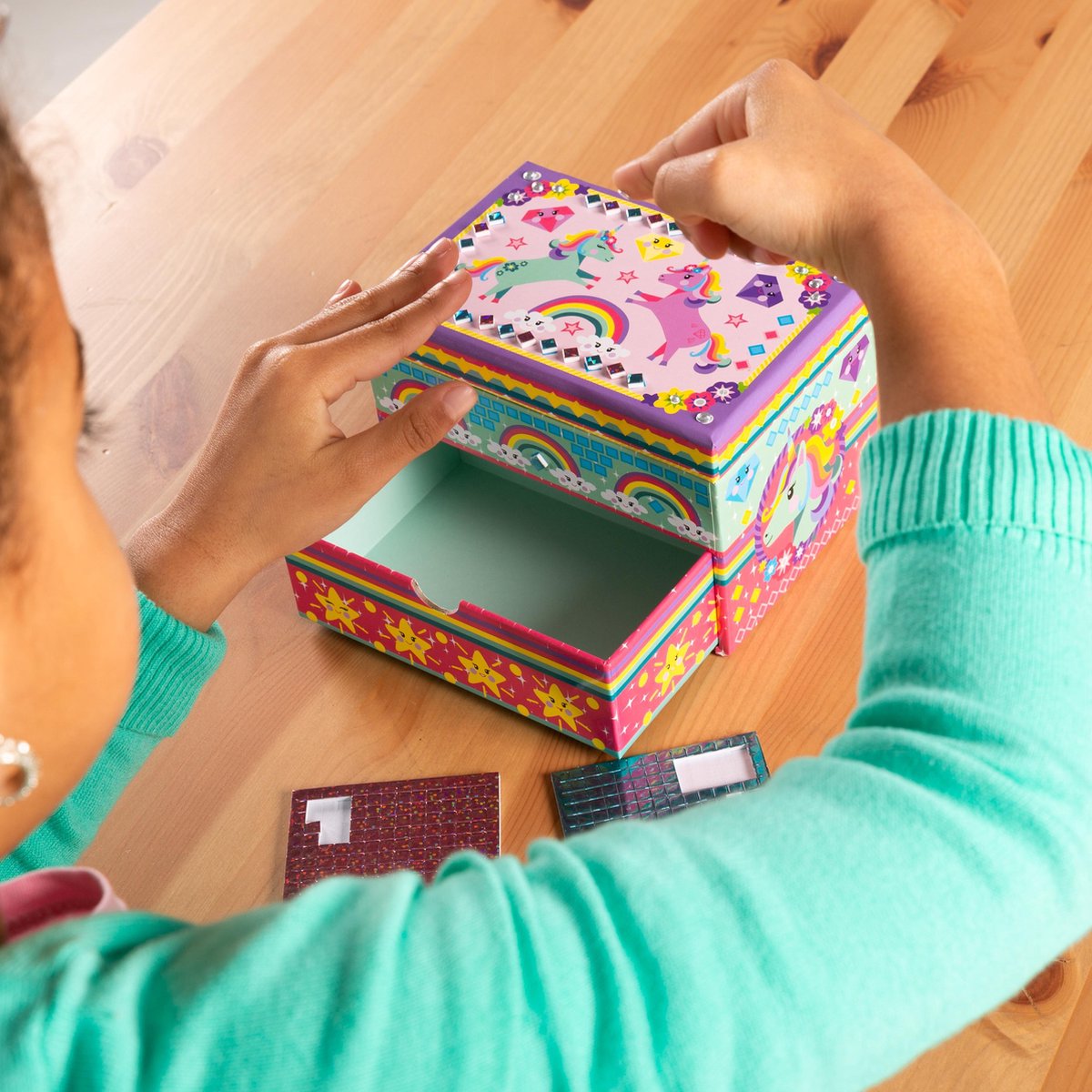 Totum Unicorn sieraden doosje versieren - speelgoed meisjes knutselen cadeau tip - mozaïek 15 x 10 x 10 cm cadeau tip meisjes en jongens vanaf 3 jaar — afbeelding 3