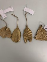 Vier decoratieve bladeren
