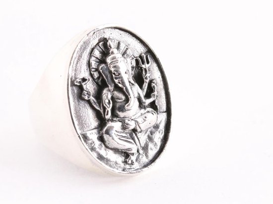 Zware ovale zilveren zegelring met Ganesha - maat 22