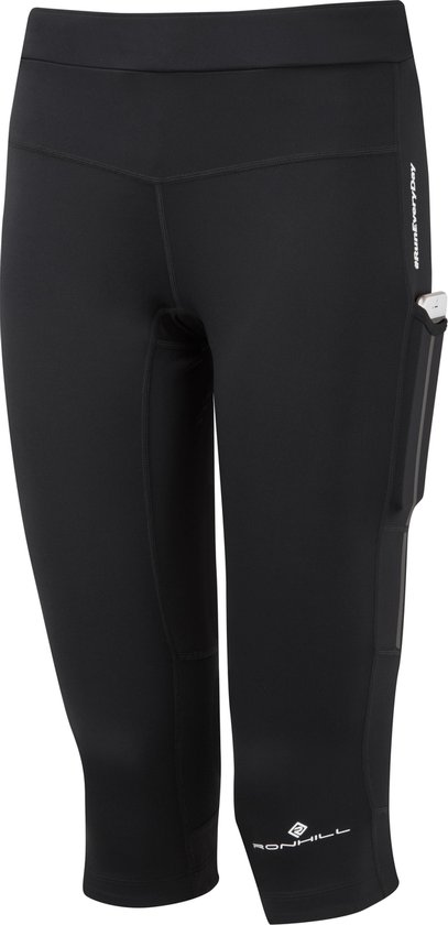 Zwarte capri hardloopbroek met zijvak voor telefoon, #RunEveryDay tekst en Ronhill logo.