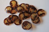 Mooie Bruine 4 gaats knoop. Doorsnede 20mm. Zakje van 25 stuks.