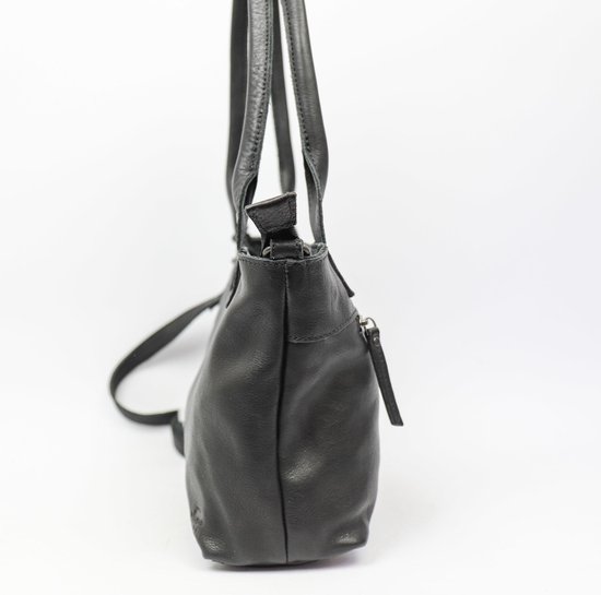 Vue latérale d'un sac à main noir en cuir avec bandoulière.
