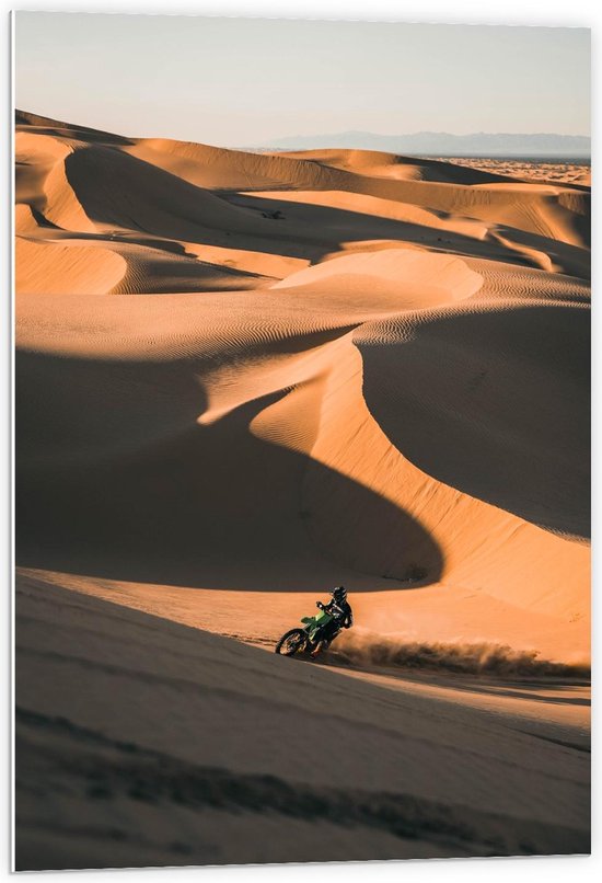 Forex - Motorcrosser op Zandheuvels in Woestijn - 60x90cm Foto op Forex