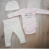 Baby cadeau geboorte meisje jongen set met tekst - Unisex Huispakje - Kraamkado - Gift Set babyset