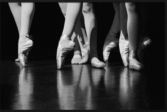 Schilderij - dansen - ballet - Collectie Moves - Forex met zwarte lijst - 148x98cm