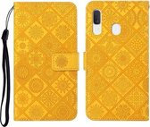 Voor Samsung Galaxy A20e etnische stijl reliëf patroon horizontale flip lederen tas met houder & kaartsleuven & portemonnee & lanyard (geel)