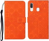 Voor Samsung Galaxy A20e etnische stijl reliëf patroon horizontale flip lederen tas met houder & kaartsleuven & portemonnee & lanyard (oranje)