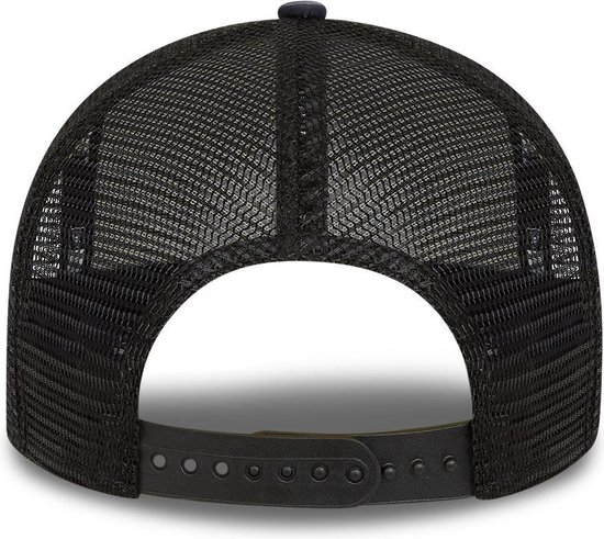 yankees black trucker hat