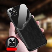 Voor iPhone 12 All-inclusive lederen + organische glazen telefoonhoes met metalen ijzeren plaat (zwart)