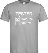 Grijs T shirt “ Tested Negative” tekst maat L