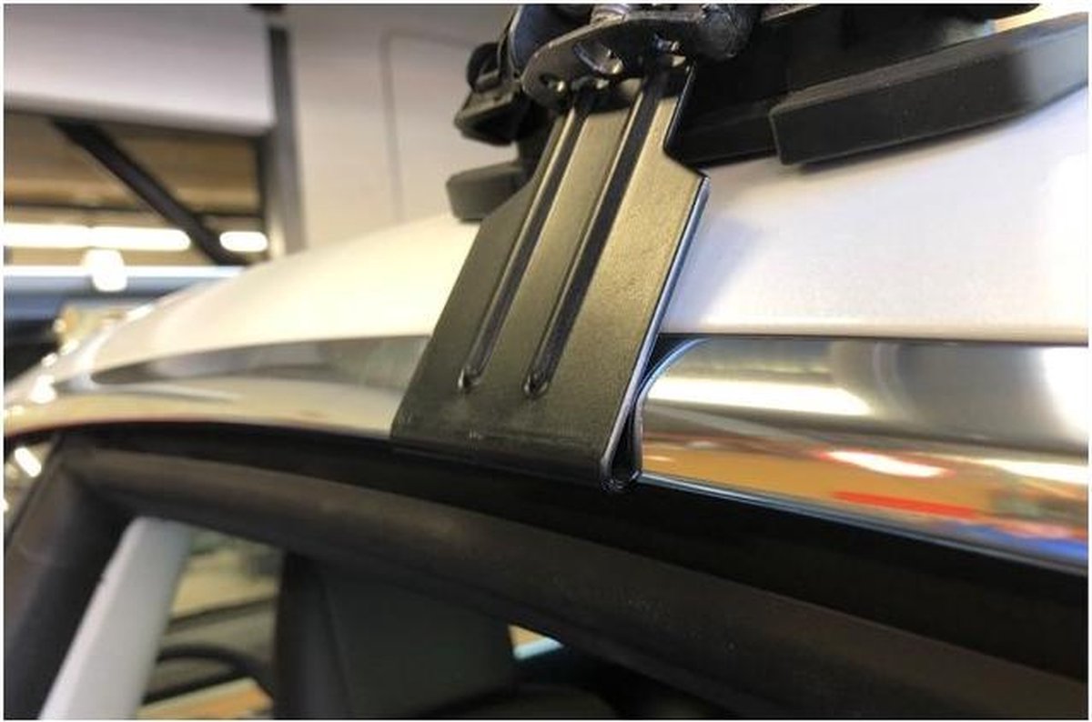 Tesla Model 3 Dakdrager Yakima Dakdragers Zwart Auto Exterieur Accessoires Nederland en België – foto 4