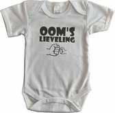 Witte romper met "Oom's lieveling" - maat 68  - babyshower, zwanger, cadeautje, kraamcadeau, grappig, geschenk, baby, tekst, bodieke