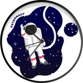 Klok Kinderillustratie Ruimte Ø 30 cm - Kinderillustratie van een astronaut in de ruimte - Modern - Zwarte wandklok met foto