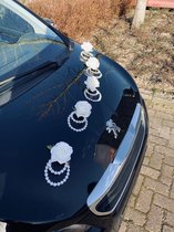 AUTODECO.NL - EVELINE Luxe Trouwauto Versiering - Autodecoratie Bruiloft - Bloemen voor op de Motorkap Huwelijk - Witte Rozen met Kralen voor op de Auto - Bruidsauto Versiering