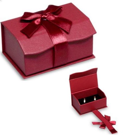 Ringdoosje twee ringen - bruiloft - aanzoek - verloving - huwelijksaanzoek - liefde - strikje - magneet - rood - Valentijn - sieradendoos - ring - cadeau