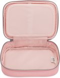 Open roze etui met lichtroze voering, met vakjes voor pennen.