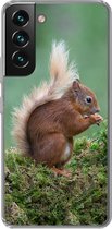 Geschikt voor Samsung Galaxy S22 hoesje - Bosdier - Eekhoorn - Mos - Siliconen Telefoonhoesje
