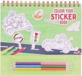 Sticker kleurboek 8 pagina's met leuke Vervoer stickers 6 mini-kleurpotloden Kleur je sticker en plak hem op een mooie plek vervoer stickers