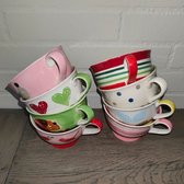 Kopjes - Theekopjes - Koffiekopjes - Handgemaakt en geschilderd in verschillende en vrolijke kleuren (8 stuks)