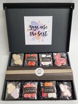 LOVE Box met Mystery Card 'You Are The Best' met persoonlijke (video)boodschap | 8 soorten heerlijke hart snoepjes en een liefdevol kado | Valentijnsdag | Moederdag | Vaderdag | Verjaardag