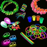 237 stuks XL Glow pakket " Party @ Home " | 100 Mixed glow armbanden| 4 Neon Hawai slingers | 4 Neon UV Shot glazen | 15 Neon Uv Ballonnen | Glow bril connectors | Party | Kinderfeestje | Ver