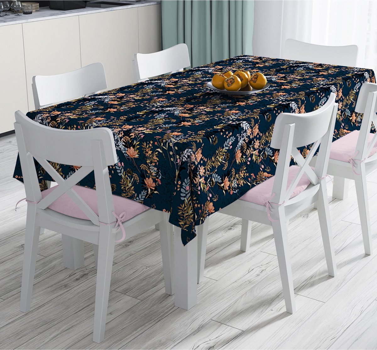Tafelkleed 135x220 - Bedrukt Velvet textiel - Bloemen op donkerblauw - Fluweel - De Groen Home