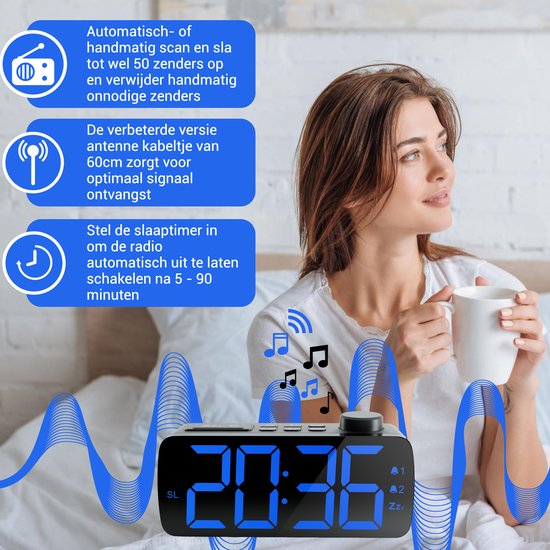 Zwarte digitale wekkerradio met blauwe cijfers. Radio met automatische scan en instelbare slaaptimer.