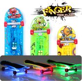 Fingerboard - vinger skateboard speelgoed - met LED lampjes - mini skateboard - 3 stuks