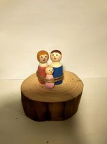 Uniek handgemaakt houten poppetjes gezin kraamcadeau jongen