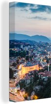 Canvas Schilderij Cityscape van Sarajevo in Bosnië en Herzegovina - 20x40 cm - Wanddecoratie