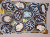12 stuks handgemaakte geboorte-babyshower praline bonbons met blauwe muisjes en suiker figuurtjes