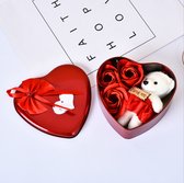 Hartvorm doosje met 3 rozen met beertje badzeep - heerlijke geur - leuk kado voor moederdag en verjaardag