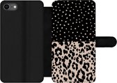 Telefoonhoesje Geschikt voor iPhone 8 telefoonhoesje - Panterprint - Dieren - Design - Met vakjes - Wallet case met magneetsluiting
