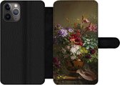 Bookcase Geschikt voor iPhone 11 Pro telefoonhoesje - Stilleven met bloemen in een Griekse vaas - Oude meesters - Kunst - Met vakjes - Wallet case met magneetsluiting