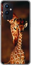 Geschikt voor OnePlus 9 hoesje - Giraffe - Kalf - Portret - Siliconen Telefoonhoesje