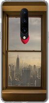 Geschikt voor OnePlus 7 Pro hoesje - Rode ballon vliegt langs raam in New York - Siliconen Telefoonhoesje