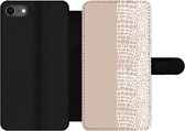 Bookcase Geschikt voor iPhone SE 2020 telefoonhoesje - Slang - Design - Roze - Met vakjes - Wallet case met magneetsluiting