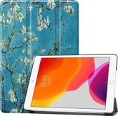 Apple iPad 8 10.2 (2020) Hoes - Mobigear - Tri-Fold Serie - Kunstlederen Bookcase - Almond Blossoms - Hoes Geschikt Voor Apple iPad 8 10.2 (2020)