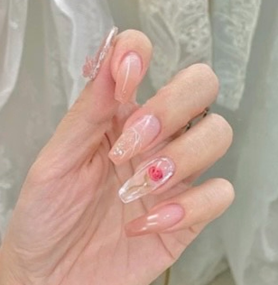 Press on nails / nagels | nude met roosjes