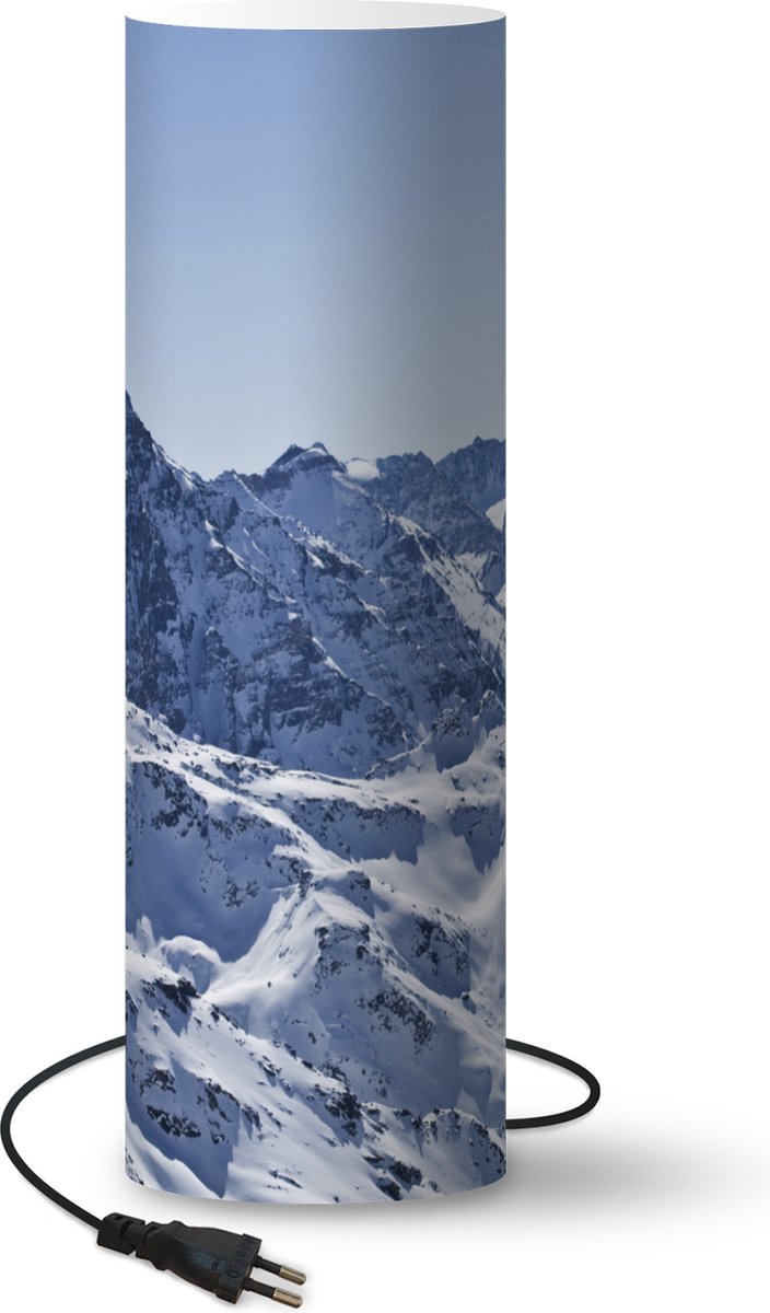 Lamp - Nachtlampje - Tafellamp slaapkamer - Alpen - Berg - Sneeuw - 70 cm hoog - Ø22.3 cm - Inclusief LED lamp