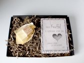 Brievenbus cadeau 'Lieve Knuffel' - cadeau vriendschap - cadeau liefde - amberblokjes - cadeau Moederdag