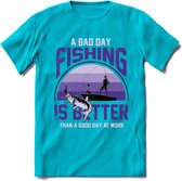 A Bad Day Fishing - Vissen T-Shirt | Paars | Grappig Verjaardag Vis Hobby Cadeau Shirt | Dames - Heren - Unisex | Tshirt Hengelsport Kleding Kado - Blauw - S