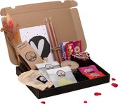 Valentijn cadeautje voor haar | Loofy's Duurzaam valentijnscadeau - plasticvrij - kaarsjes - chocolade - zeepjes - zeepzakje - brownie - kaartje | Valentijnsdag