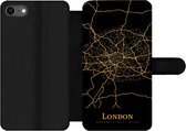 Bookcase Geschikt voor iPhone 8 telefoonhoesje - Londen - Kaart - Gold - Met vakjes - Wallet case met magneetsluiting