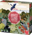 Doos van het spel Harvest Island, met illustraties van dieren en fruit in een landschap.