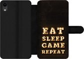 Bookcase Geschikt voor iPhone XR telefoonhoesje - Gaming - Games - Quotes - Spreuken - Eat sleep game repeat - Met vakjes - Wallet case met magneetsluiting