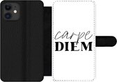 Bookcase Geschikt voor iPhone 11 telefoonhoesje - Quotes - Pluk de dag - Spreuken - Carpe diem - Met vakjes - Wallet case met magneetsluiting