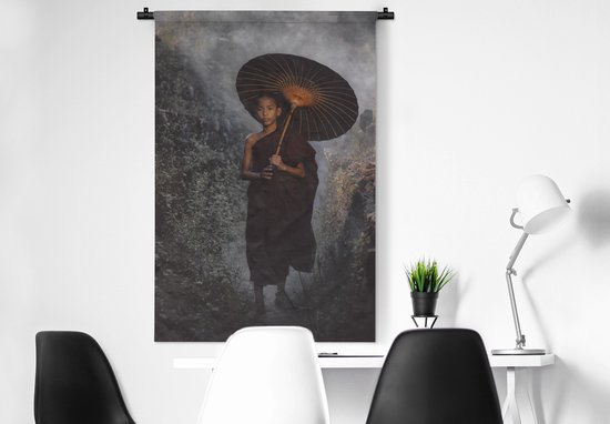 Wandkleed - Wanddoek - Portretfoto boeddhist uit het Boeddhisme - 90x135 cm - Wandtapijt