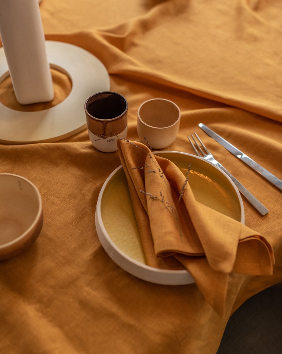 VANLINNEN - Linen Saffran tablecloth - natural 100% linen - 170cm x 300cm - Saffraan tafelkleed