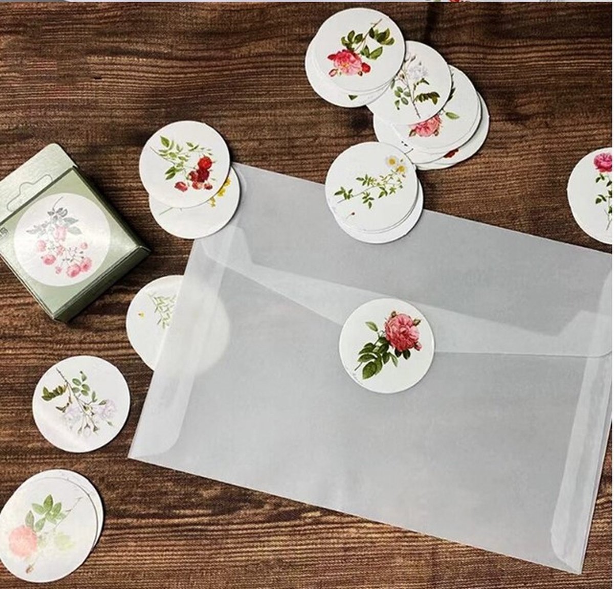 46 Ronde Stickers Met Bloemen - S007 - Stickerdoosje - Bloem Op Wit Rondje - Voor Scrapbook Of Bullet Journal - Agenda Stickers - Decoratie Stickers — afbeelding 2